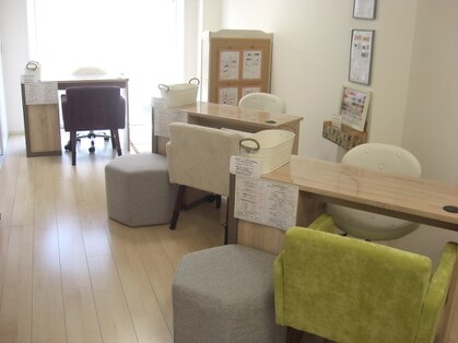 HomeNailSalon 与野 MijaFlura（ミハフルーラ）店舗内装写真